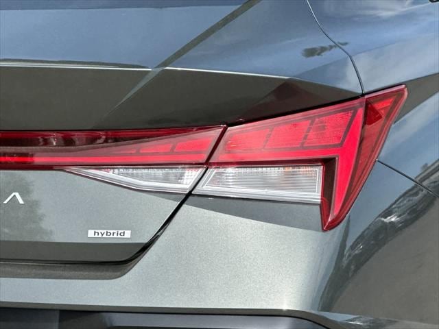 2025 Hyundai Elantra Limited Edition 24
