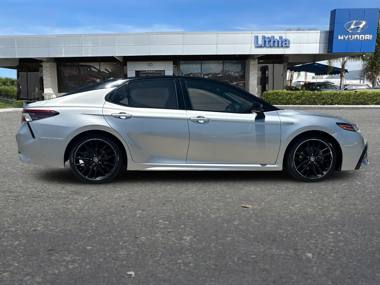 Thumbnail: 2021 Toyota Camry - 9