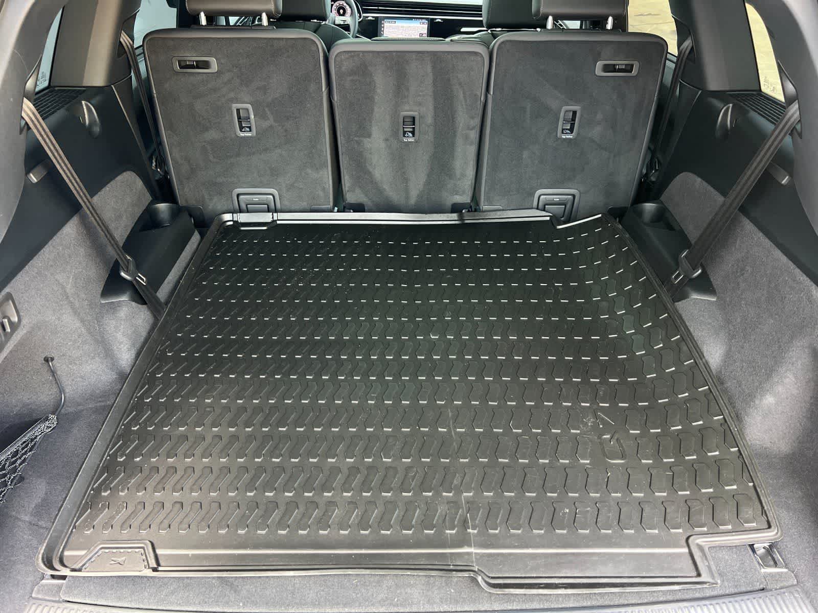 Thumbnail: 2025 Audi Q7 - 16