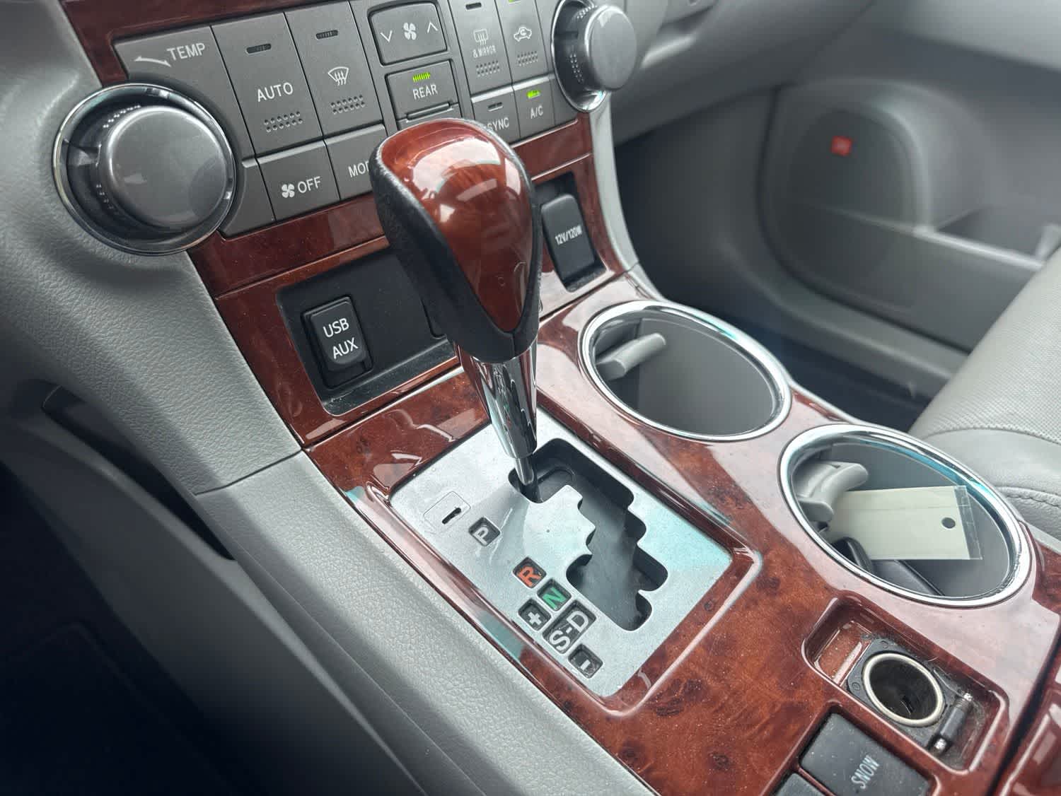 Thumbnail: 2013 Toyota Highlander - 25