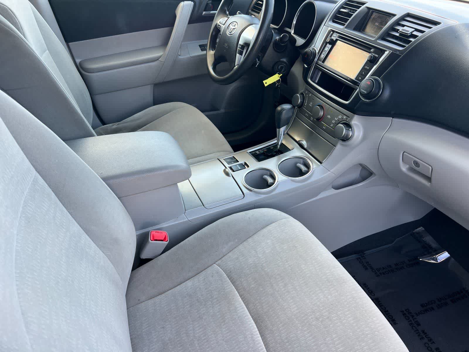 Thumbnail: 2013 Toyota Highlander - 18