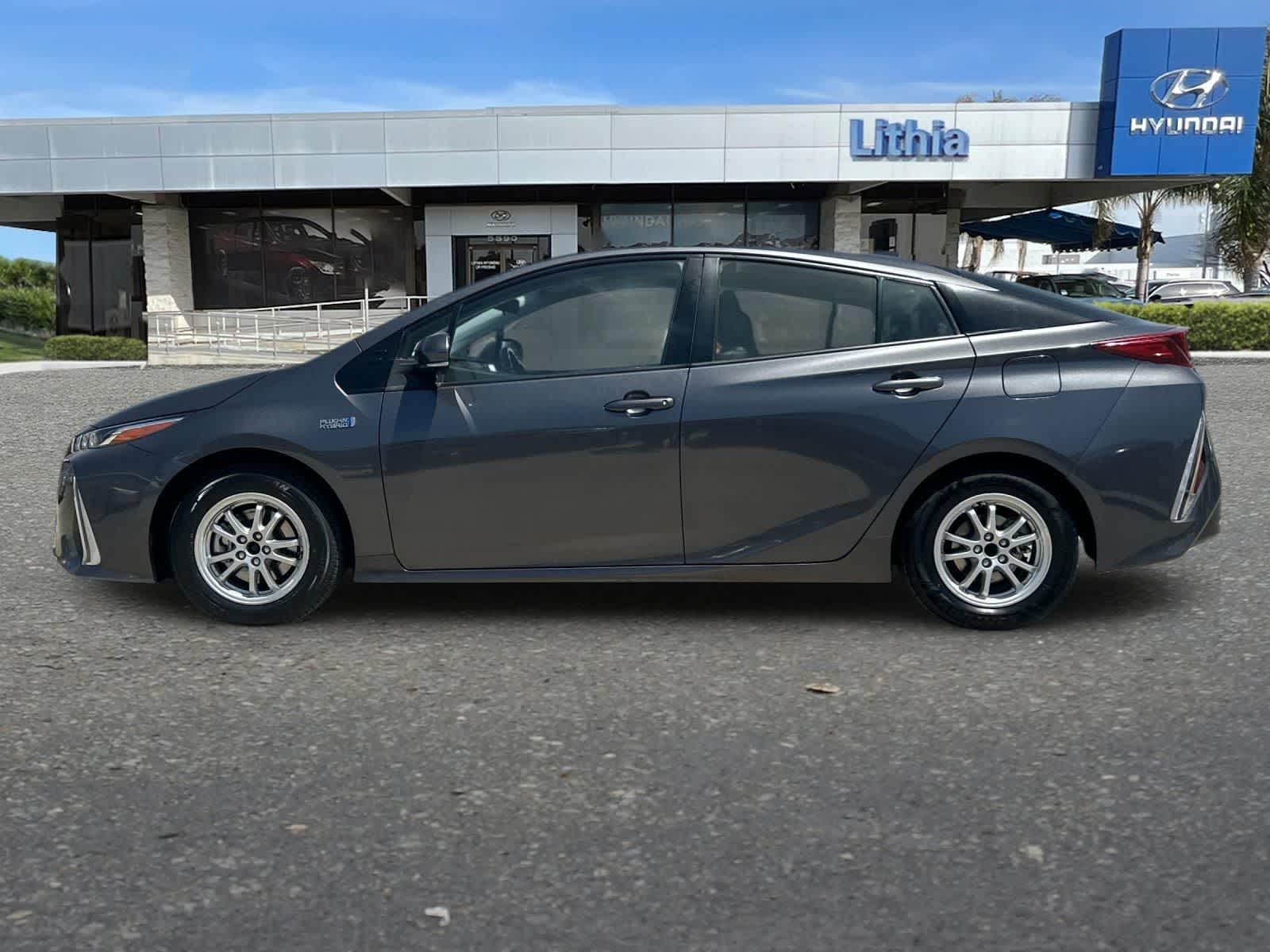 Thumbnail: 2022 Toyota Prius Prime - 6