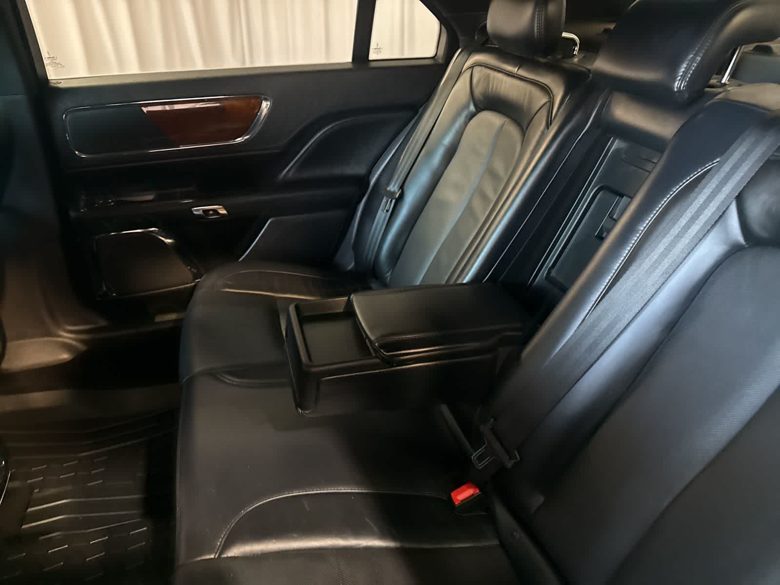 Thumbnail: 2017 Lincoln Continental - 13