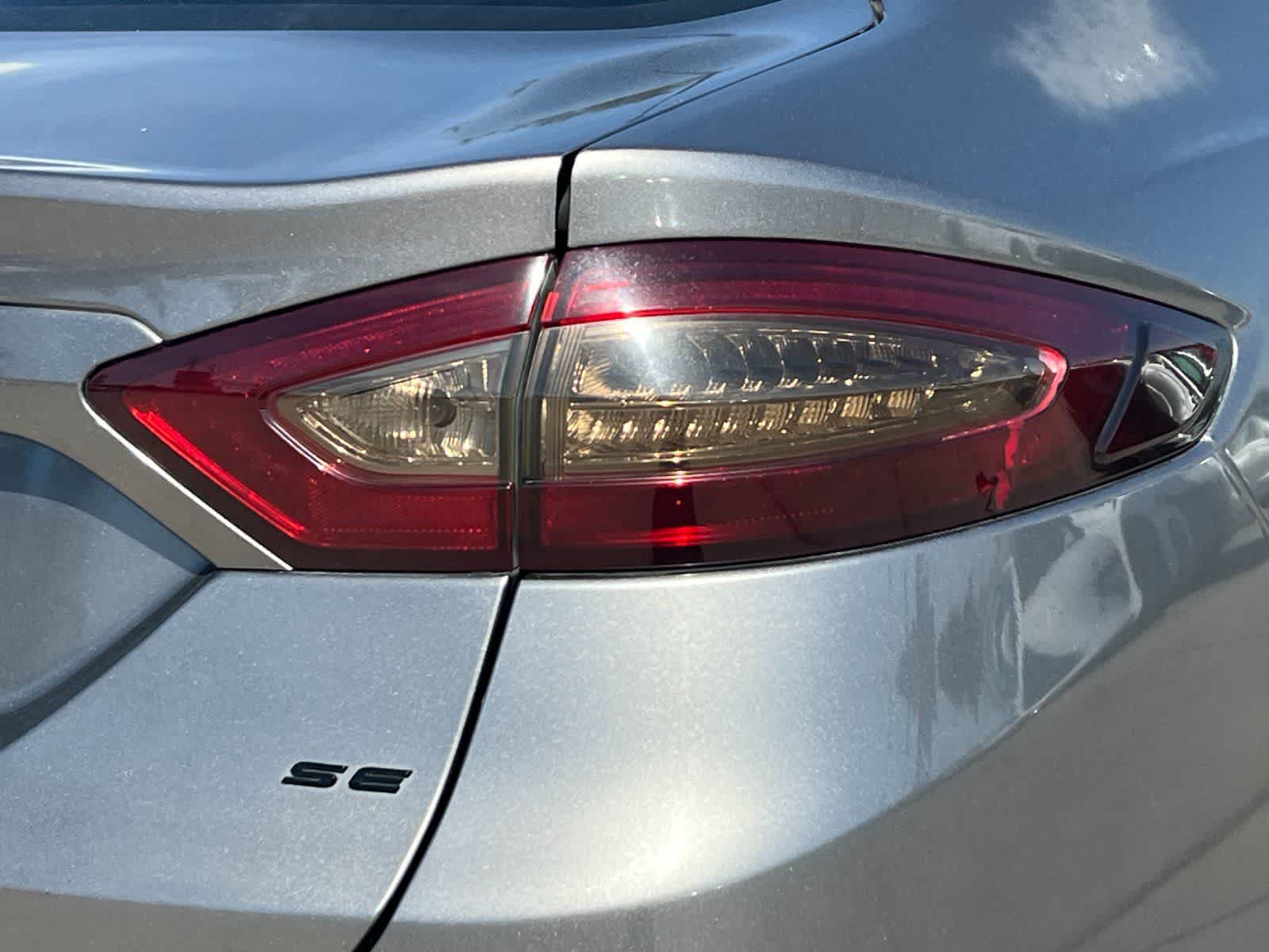 Thumbnail: 2014 Ford Fusion - 25