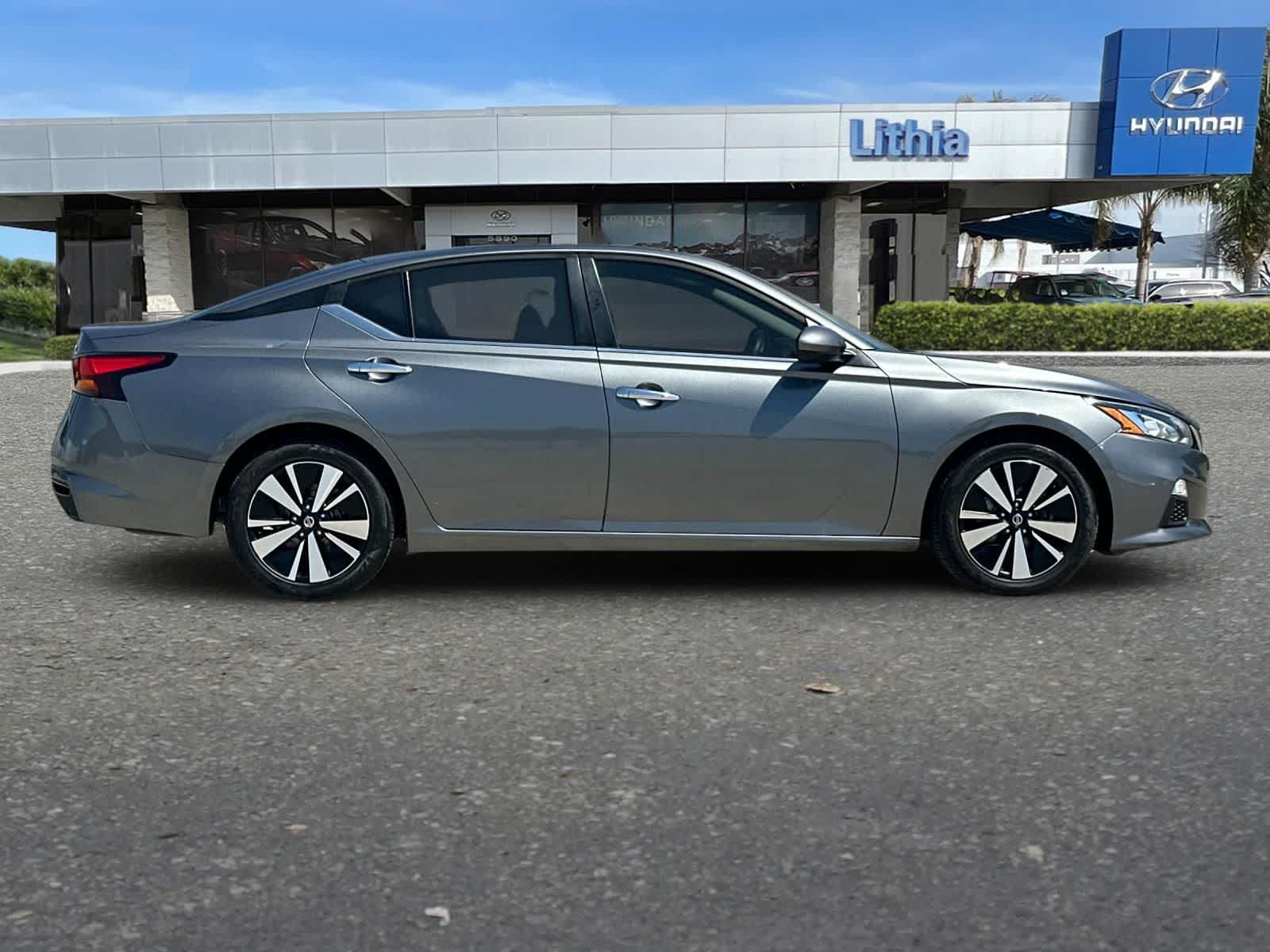 Thumbnail: 2021 Nissan Altima - 8