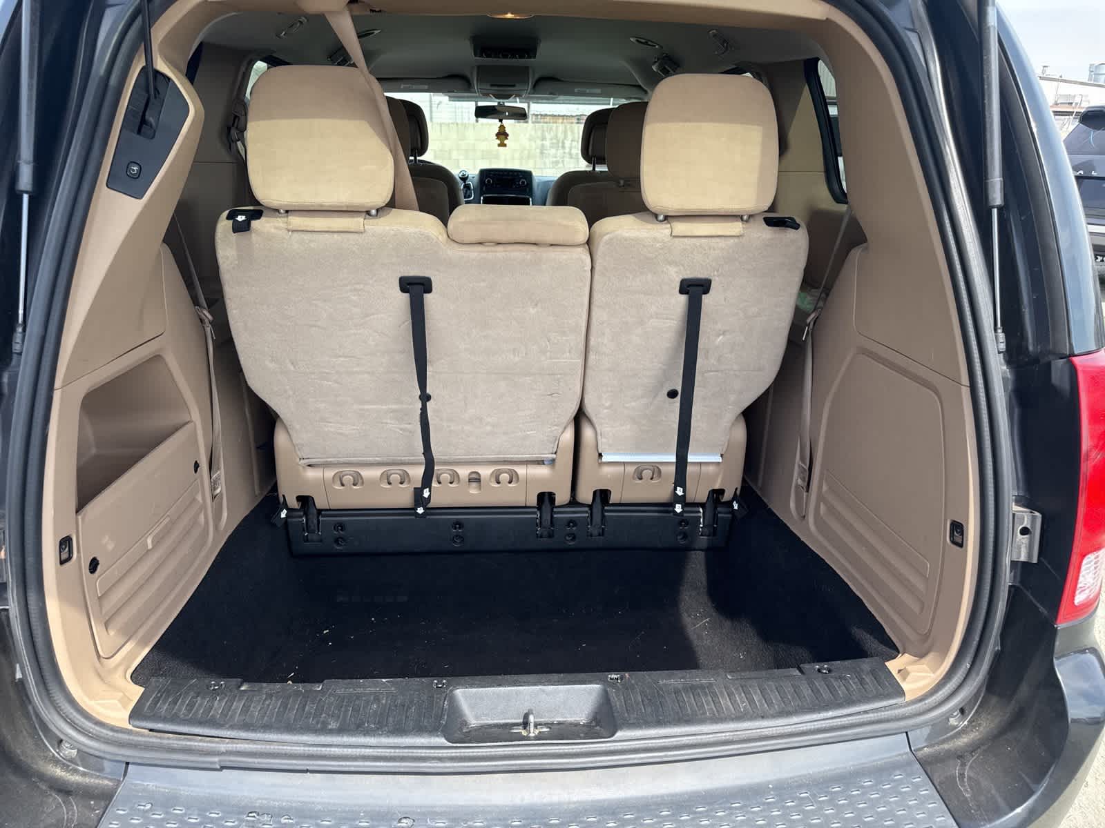 Thumbnail: 2016 Dodge Grand Caravan - 16