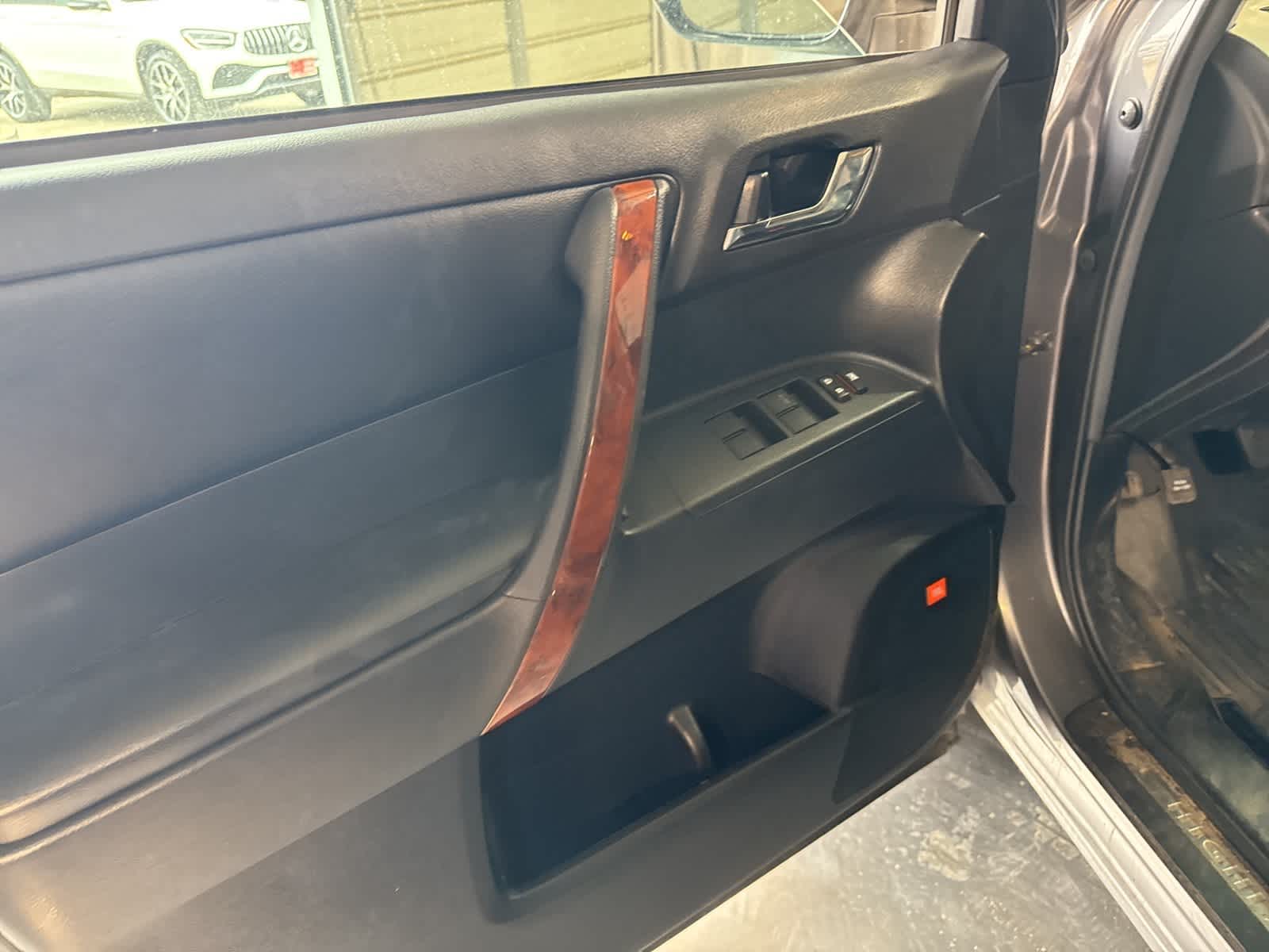 Thumbnail: 2013 Toyota Highlander - 19