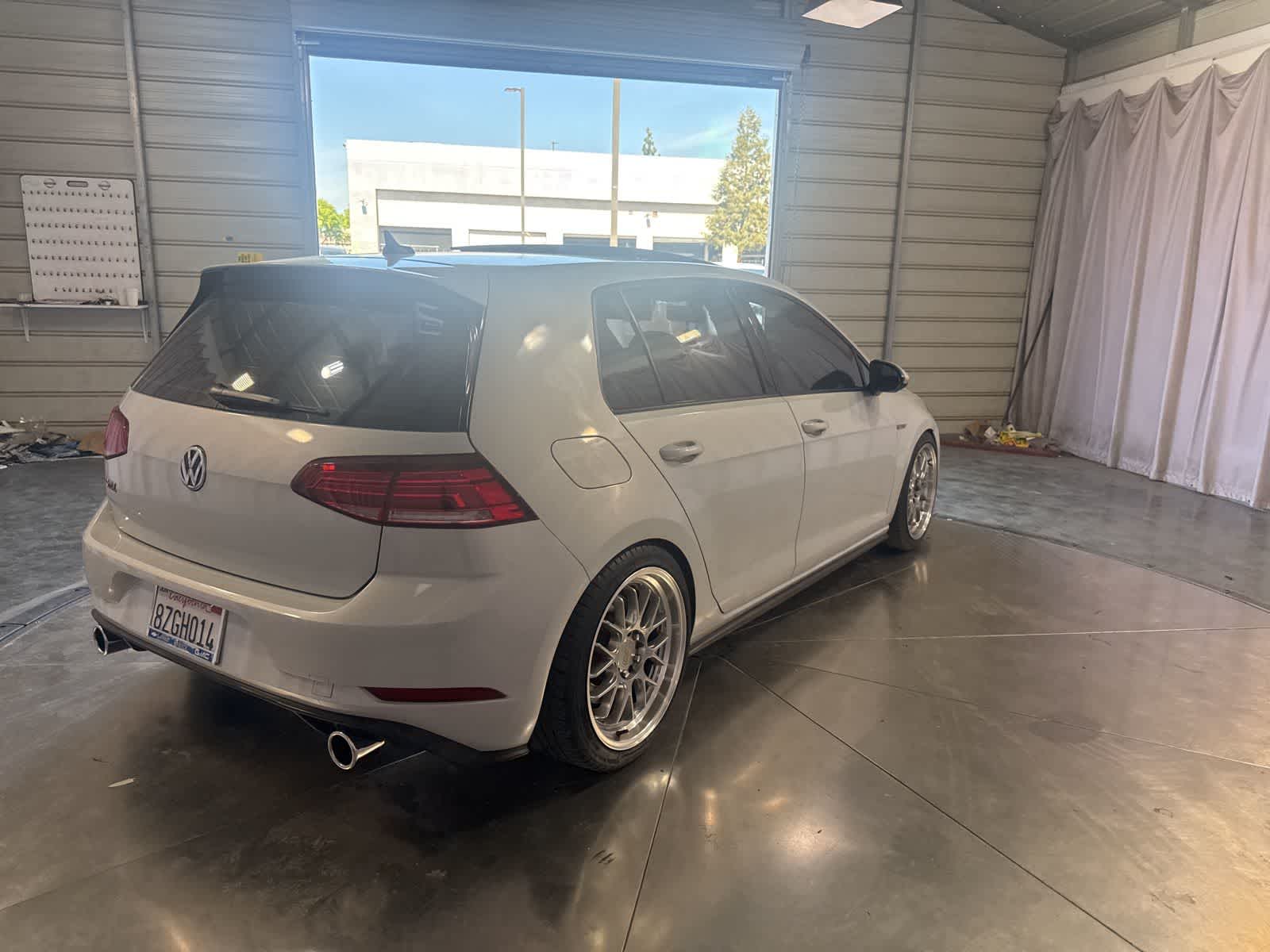 2019 Volkswagen Golf GTI 2.0T SE photo 4