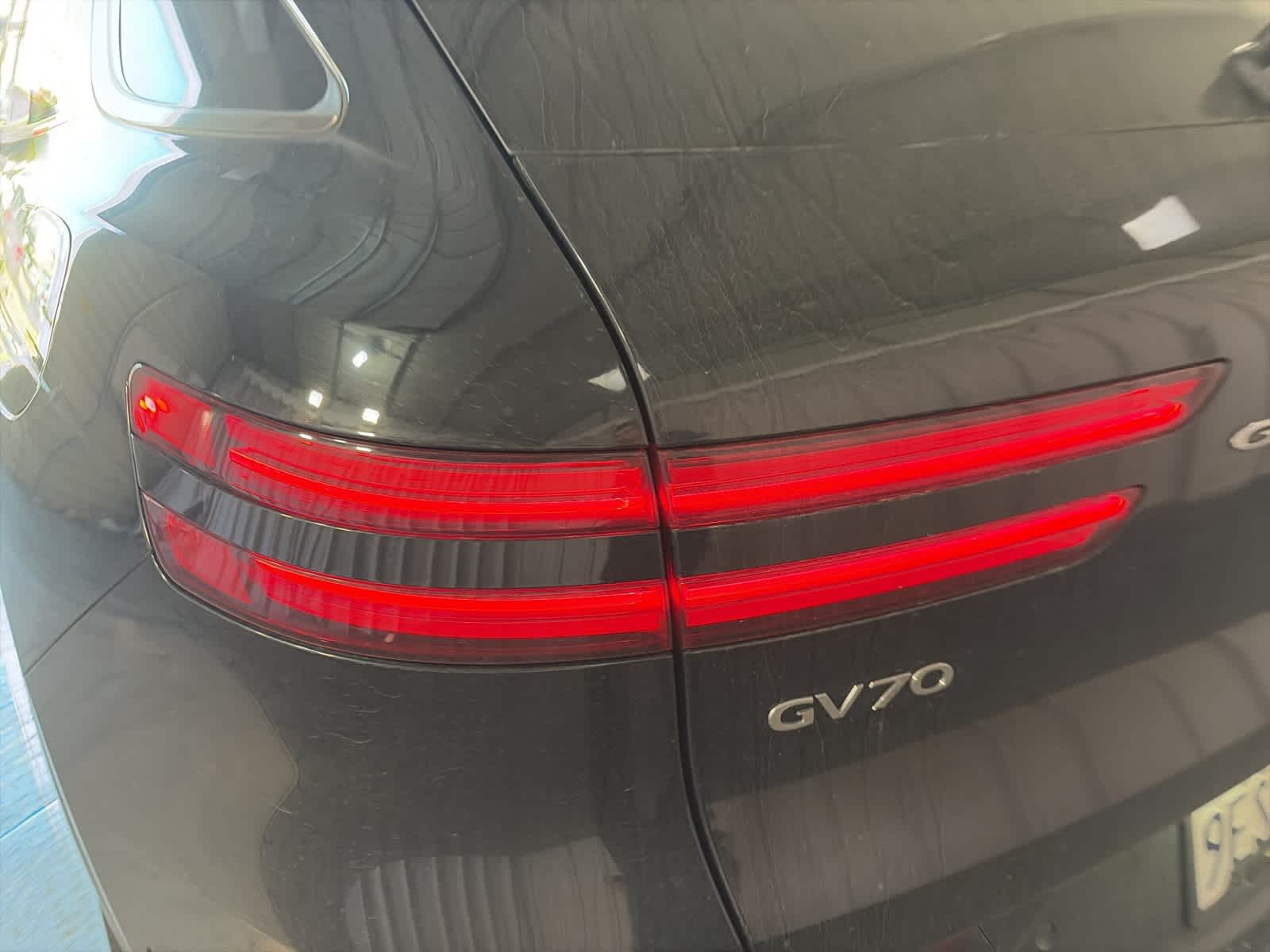 Thumbnail: 2023 Genesis GV70 - 13