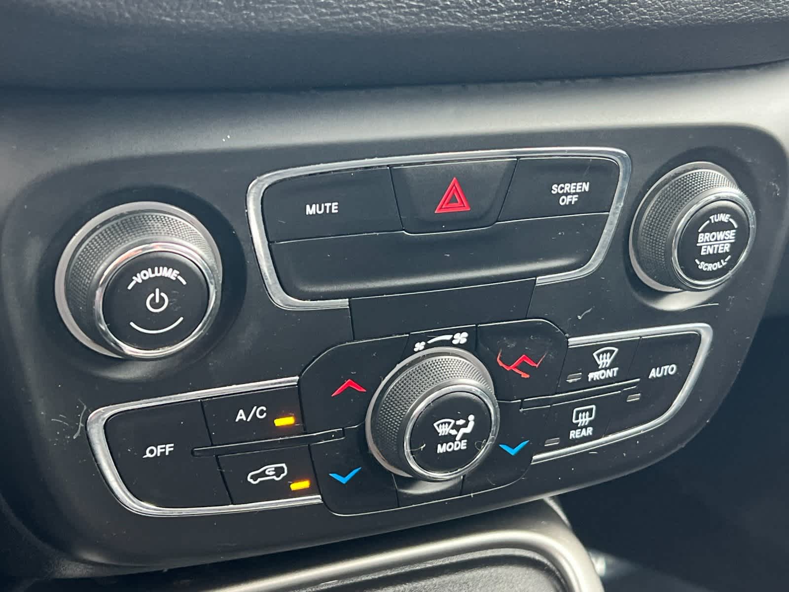 Thumbnail: 2019 Jeep Compass - 21