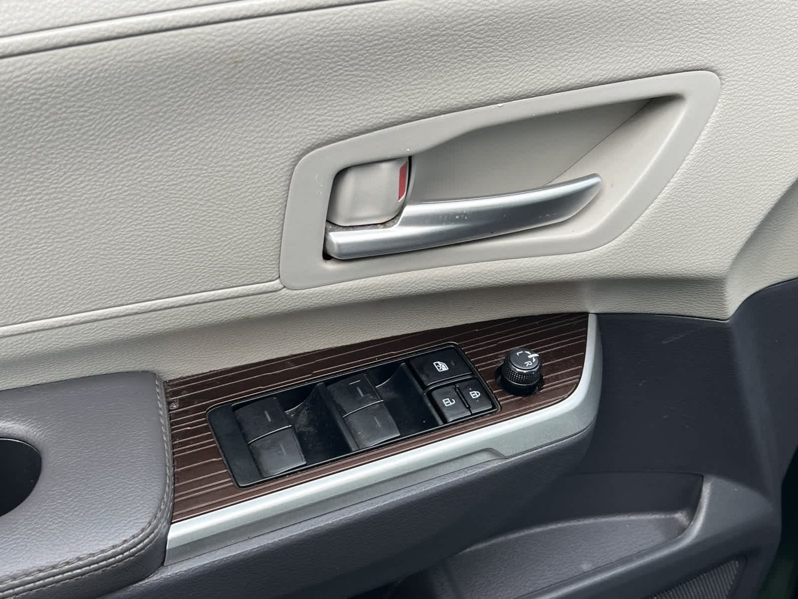 Thumbnail: 2023 Toyota Sienna - 12