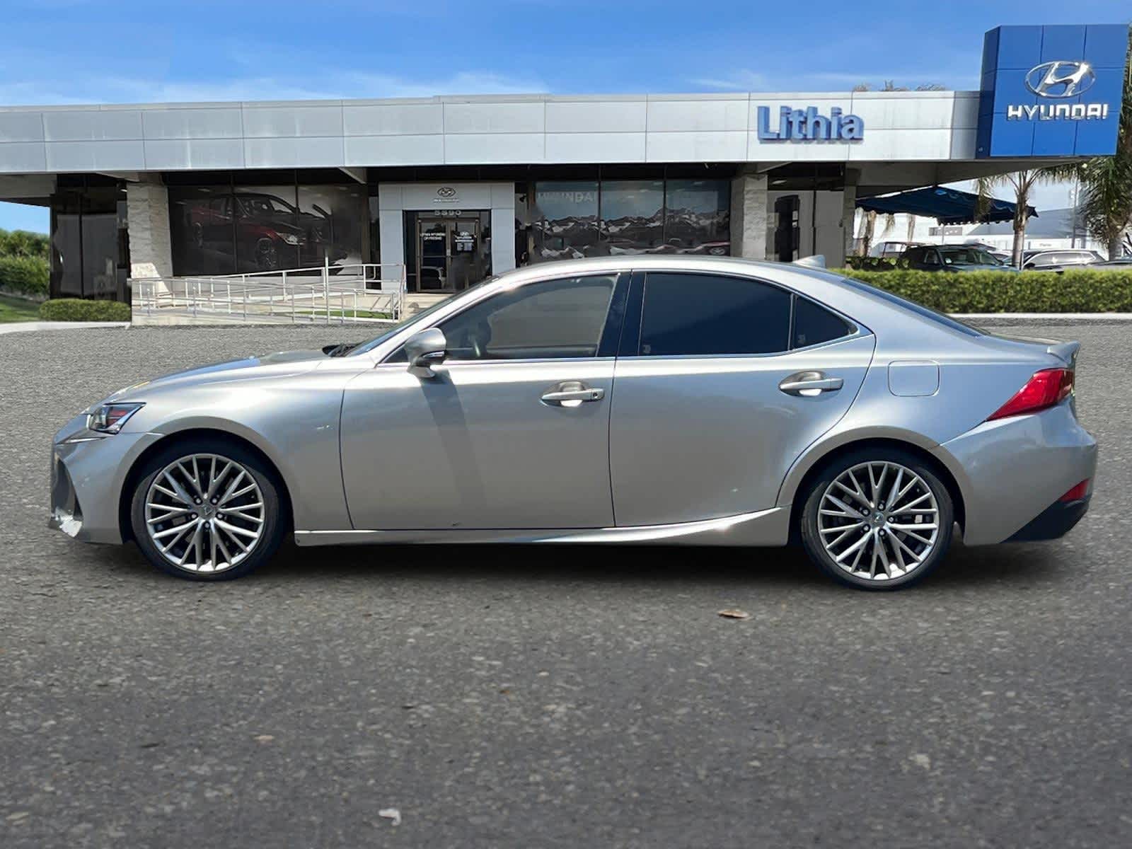 Thumbnail: 2019 Lexus IS - 5
