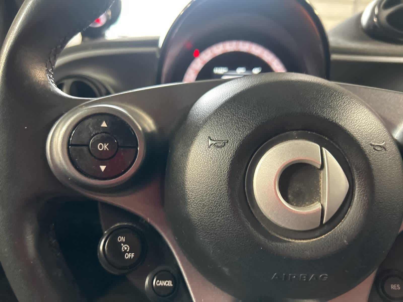 Thumbnail: 2016 smart fortwo - 27