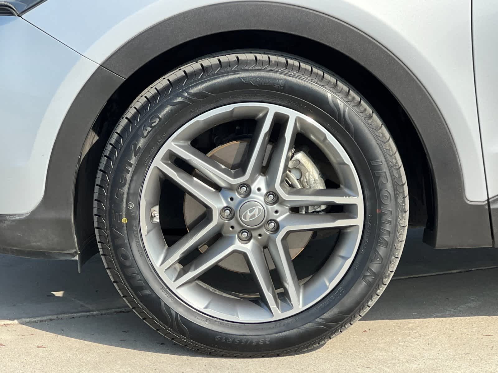 Thumbnail: 2017 Hyundai Santa Fe - 29