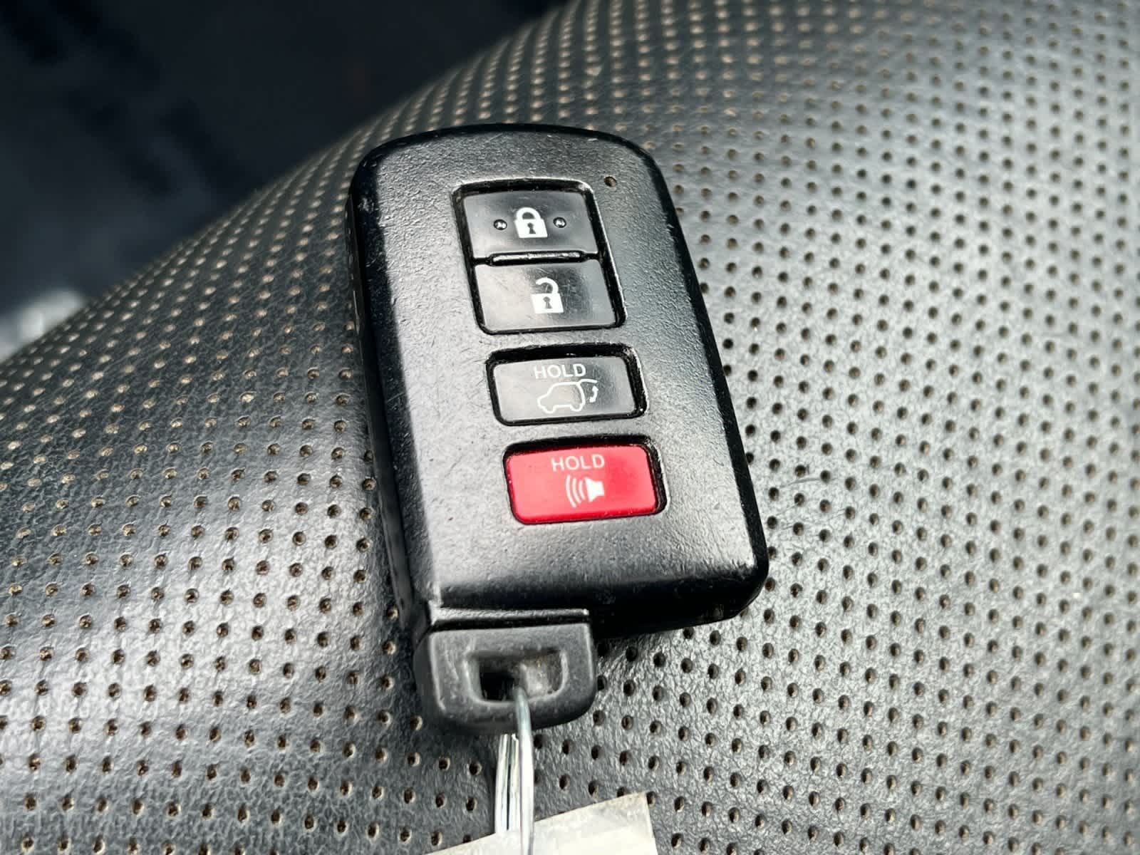 Thumbnail: 2016 Toyota Highlander - 29