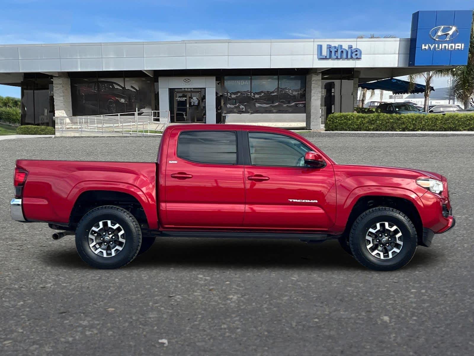Thumbnail: 2019 Toyota Tacoma - 9