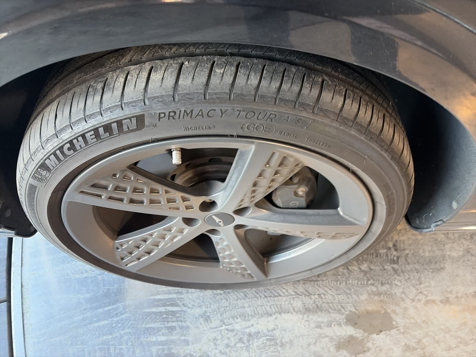 Thumbnail: 2023 Genesis GV70 - 17