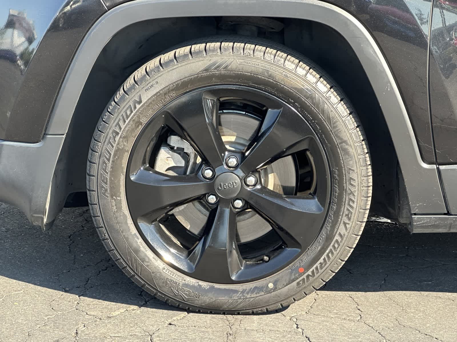 Thumbnail: 2016 Jeep Cherokee - 24