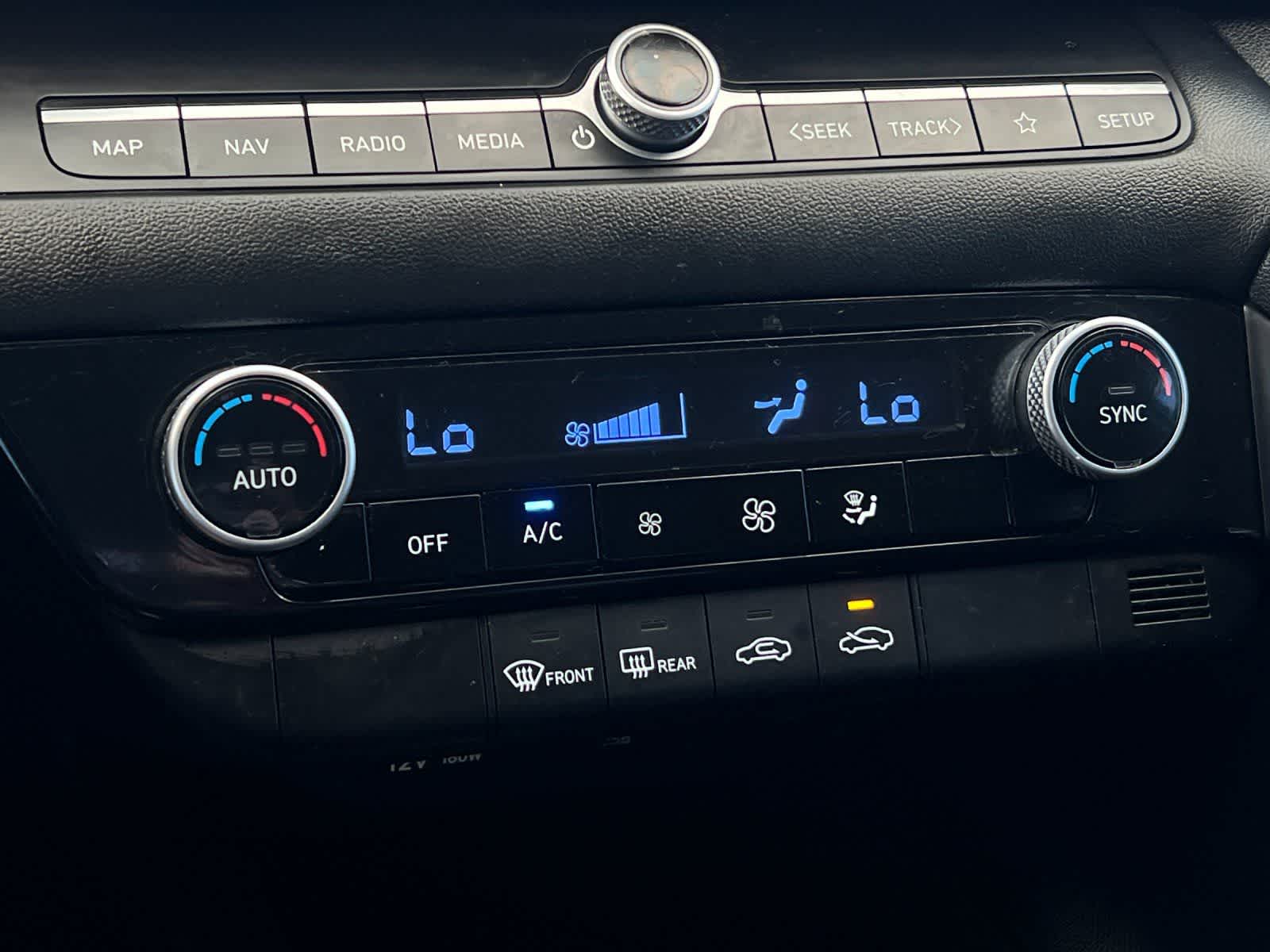 Thumbnail: 2024 Hyundai Elantra - 21