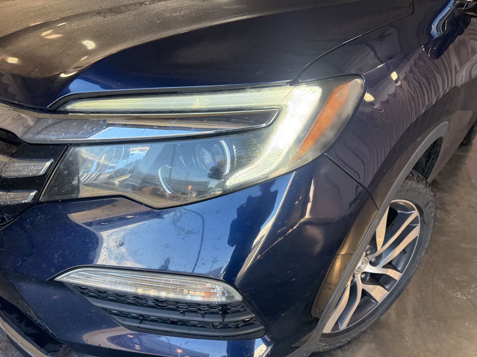 Thumbnail: 2017 Honda Pilot - 9