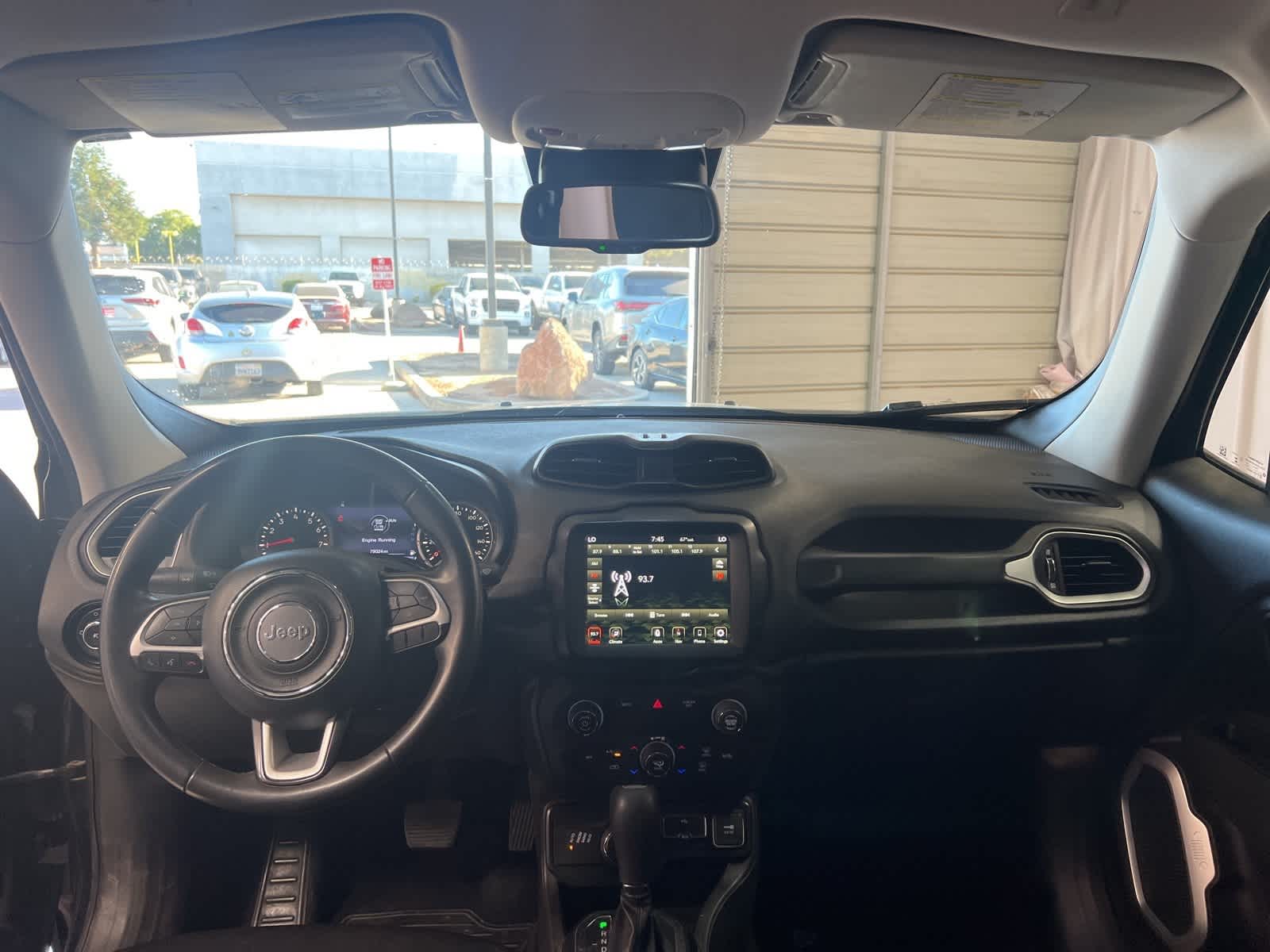 Thumbnail: 2018 Jeep Renegade - 31