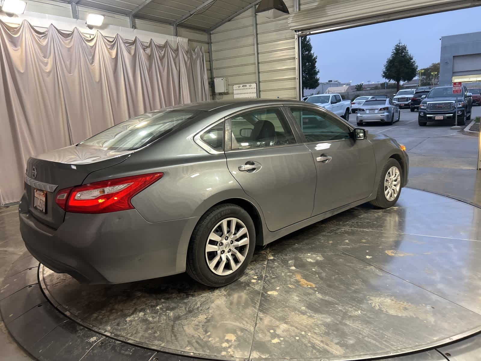 Thumbnail: 2016 Nissan Altima - 8