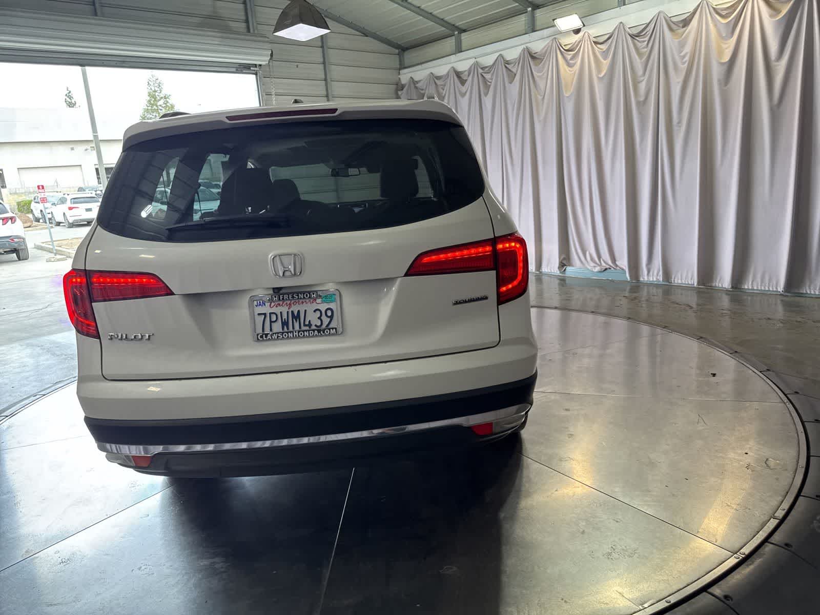 Thumbnail: 2016 Honda Pilot - 4