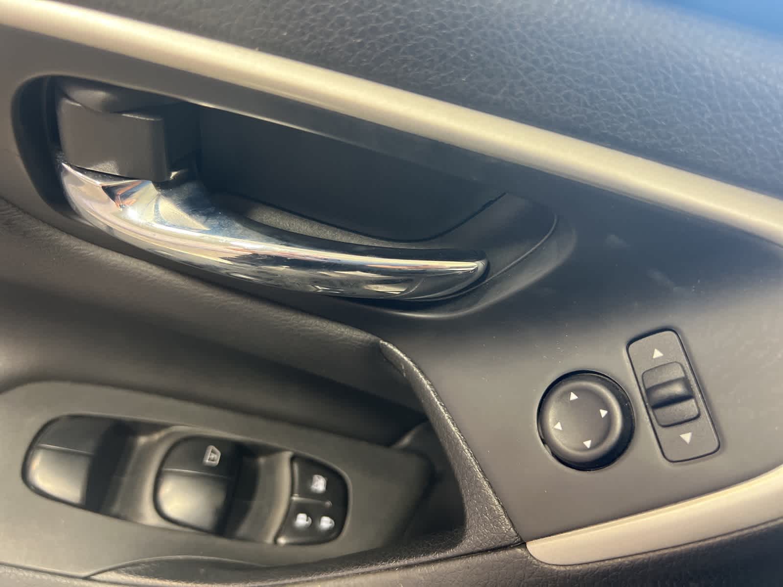 Thumbnail: 2018 Nissan Altima - 18