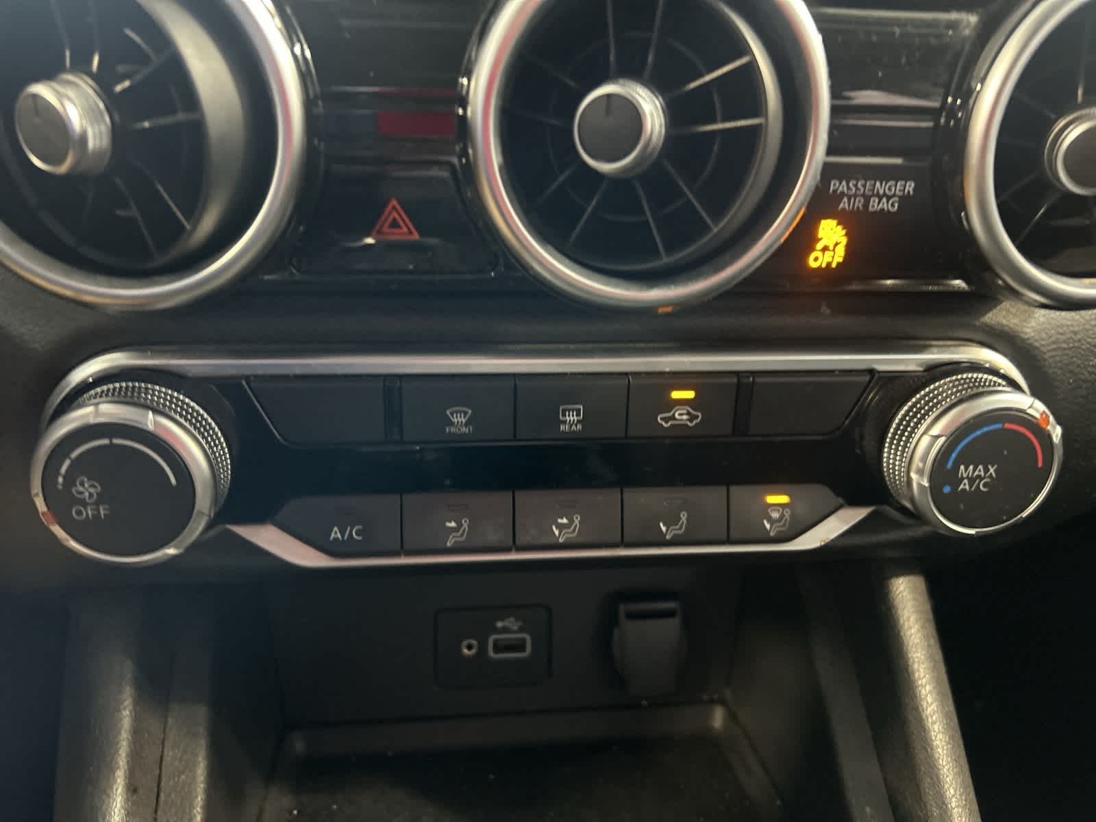 Thumbnail: 2020 Nissan Sentra - 27