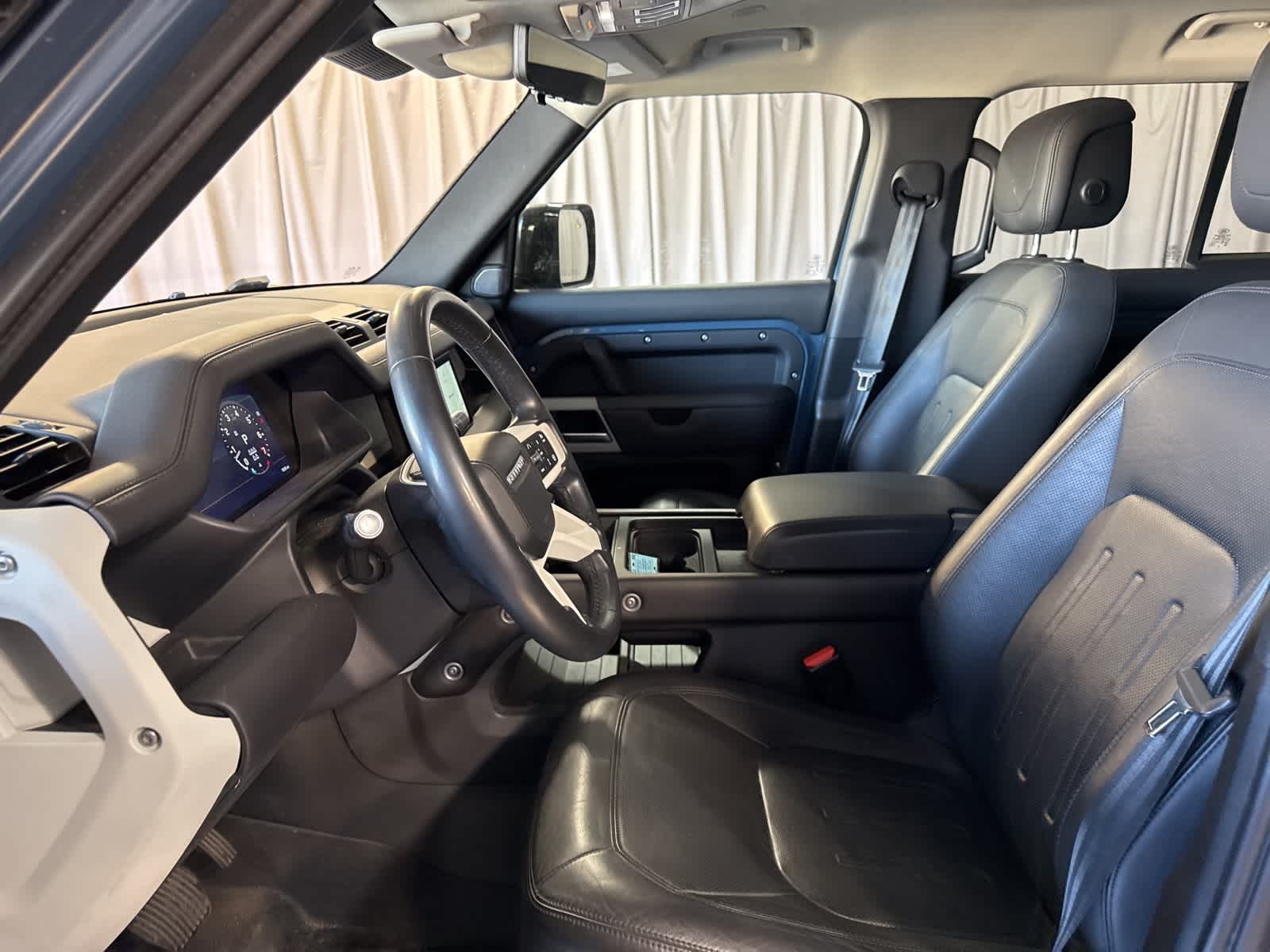 Thumbnail: 2020 Land Rover Defender - 16