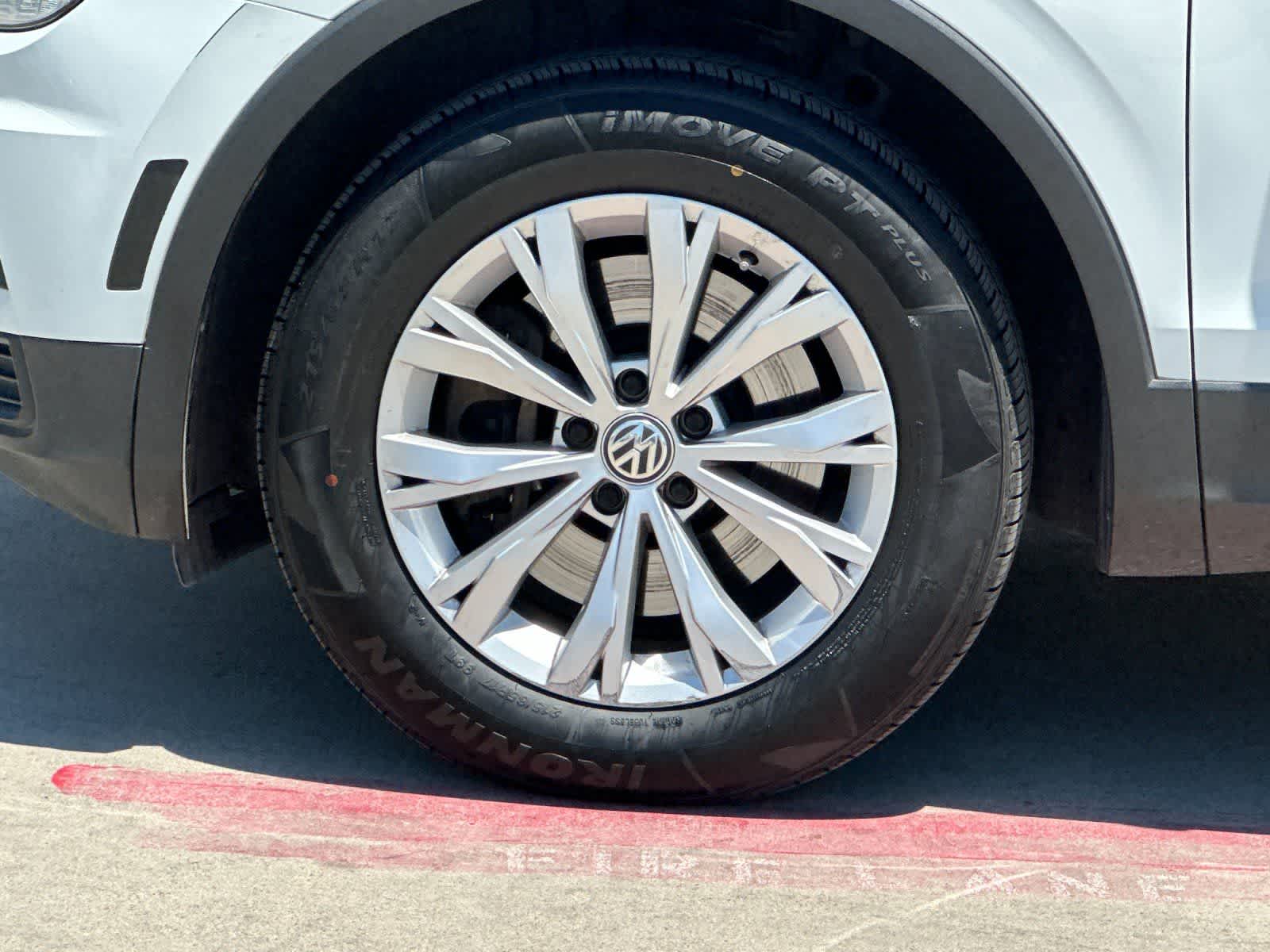Thumbnail: 2018 Volkswagen Tiguan - 24