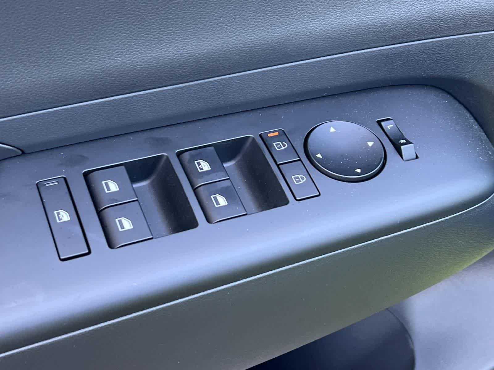 2025 Hyundai Kona SEL - Photo 13