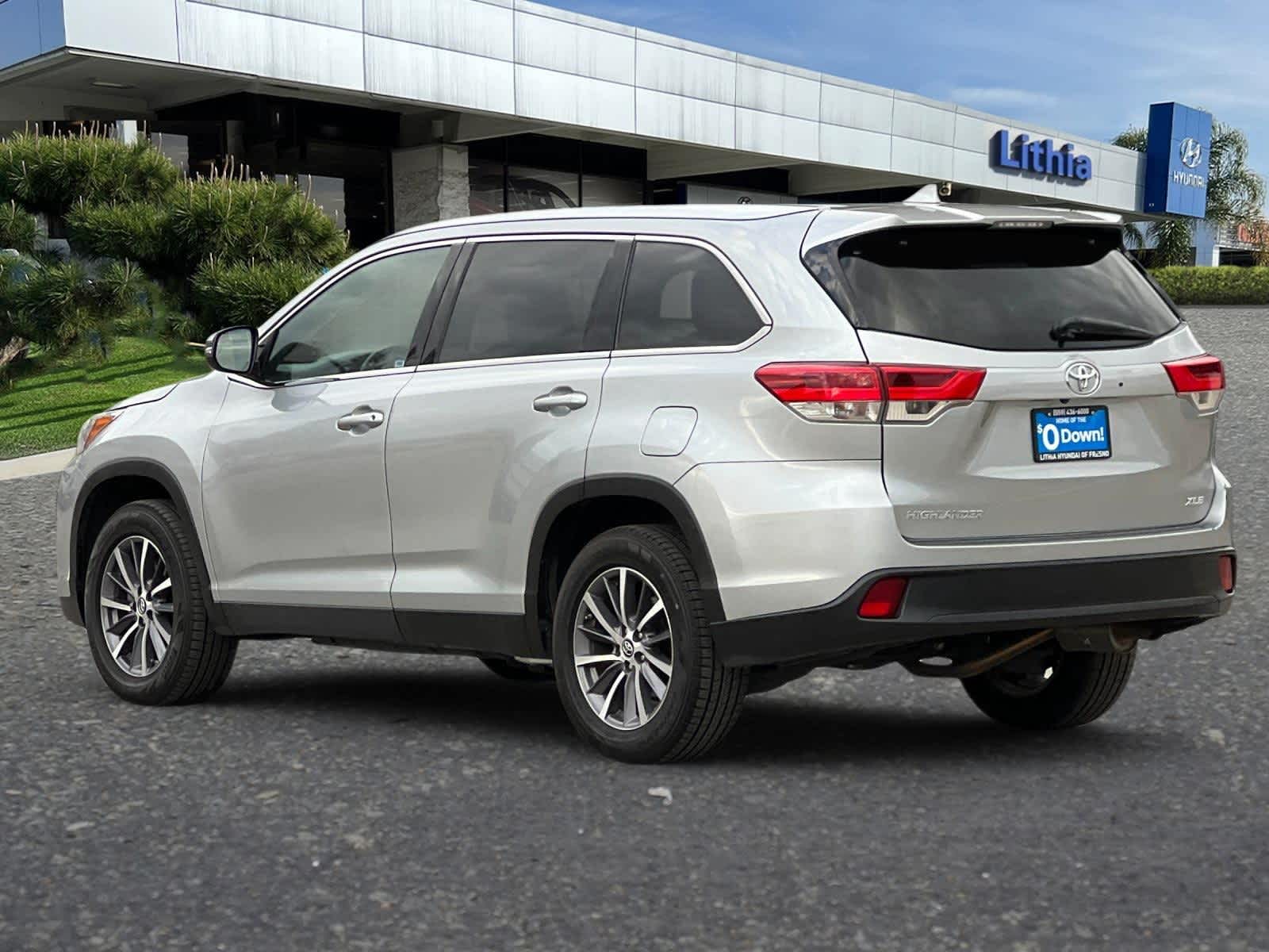 Thumbnail: 2019 Toyota Highlander - 6