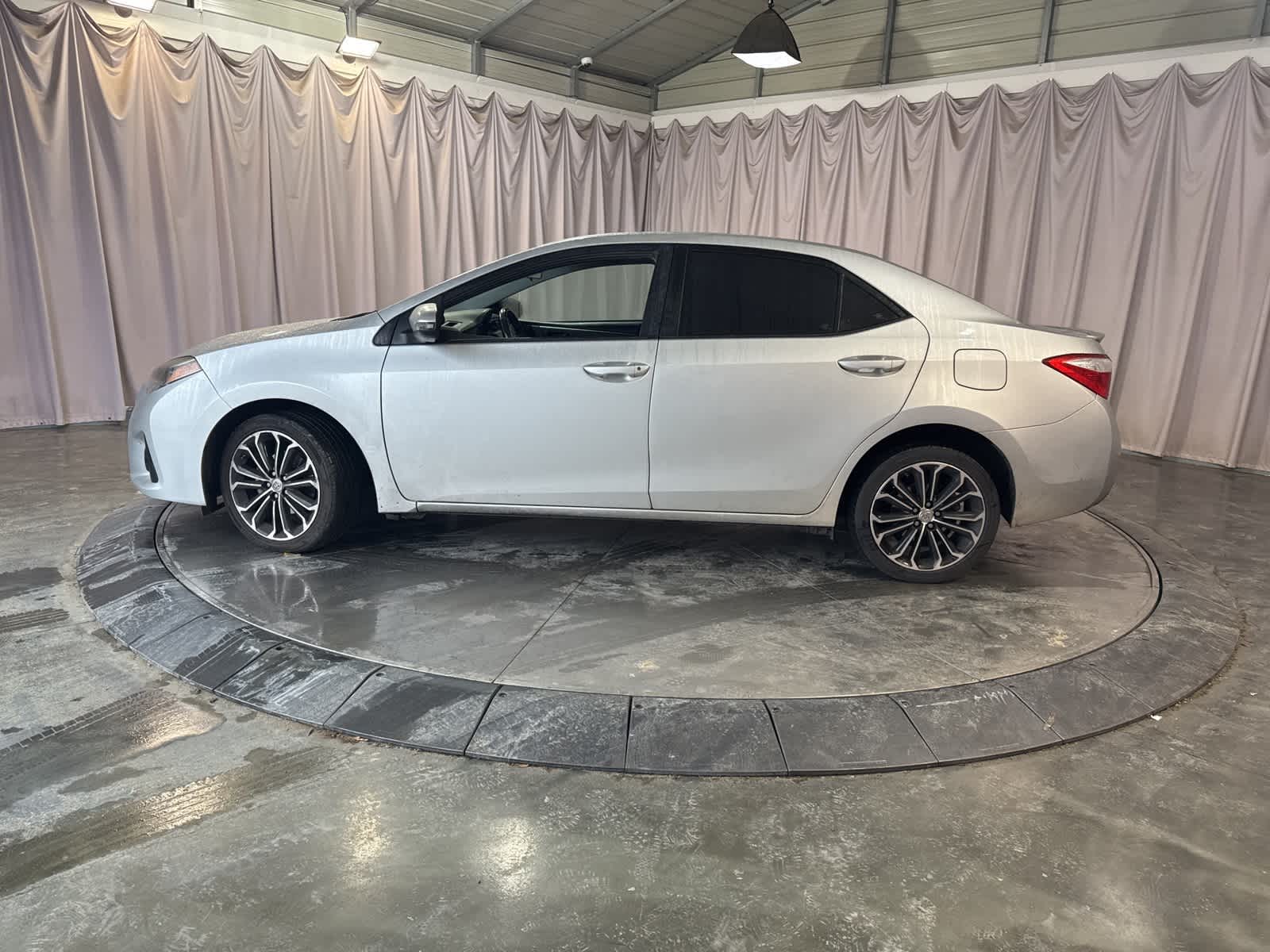 Thumbnail: 2016 Toyota Corolla - 8