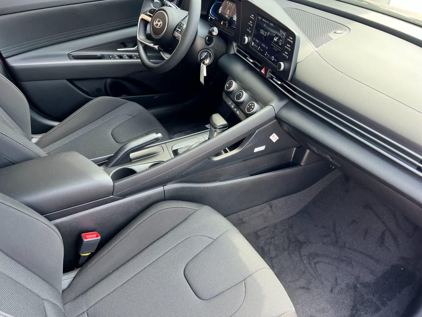 Thumbnail: 2025 Hyundai Elantra - 15