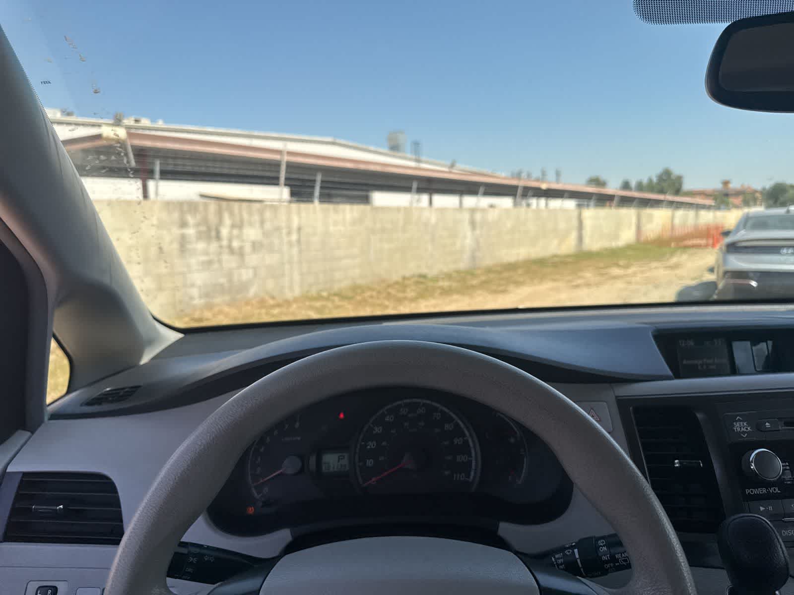 Thumbnail: 2012 Toyota Sienna - 23