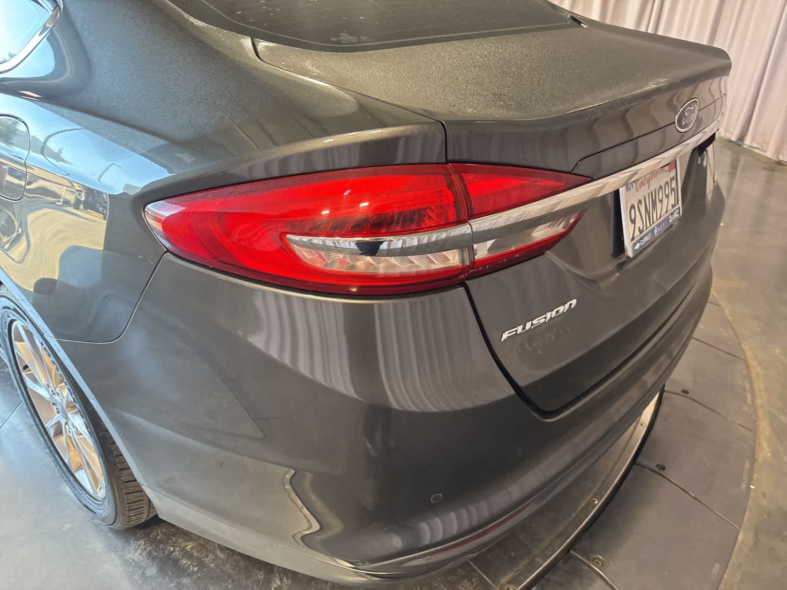 Thumbnail: 2017 Ford Fusion - 10