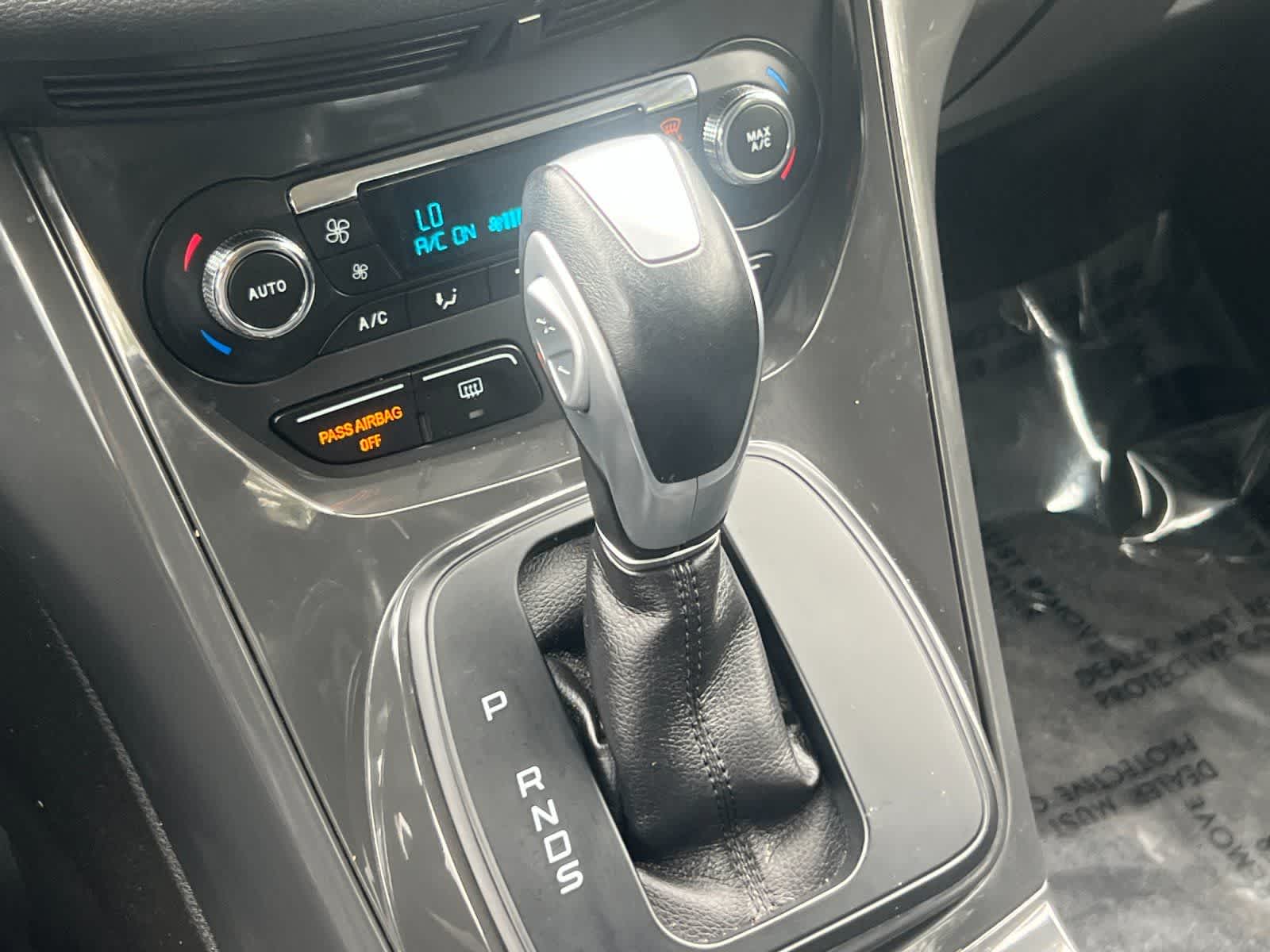 Thumbnail: 2015 Ford Escape - 22