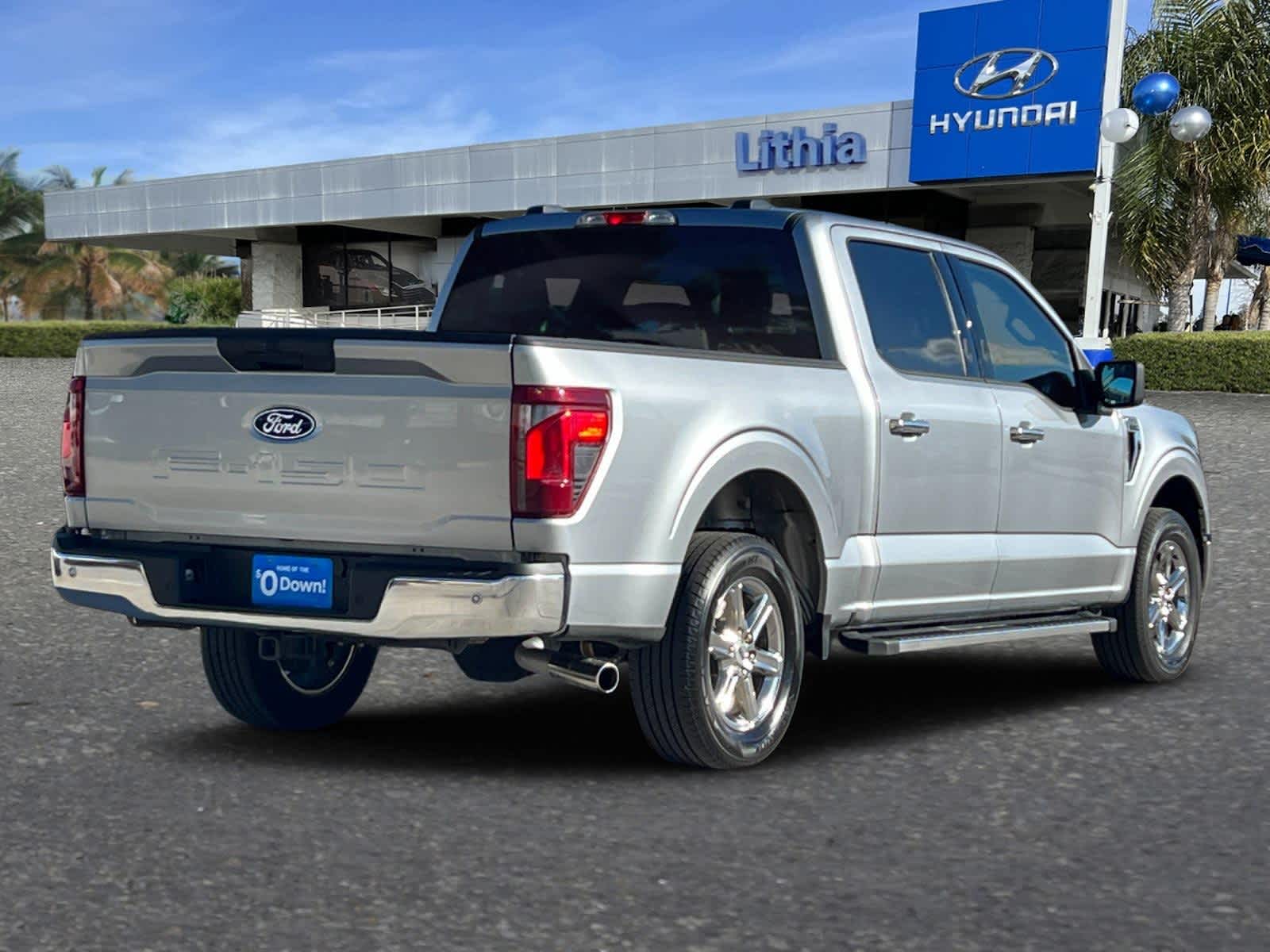 2025 Ford F-150 XLT photo 2