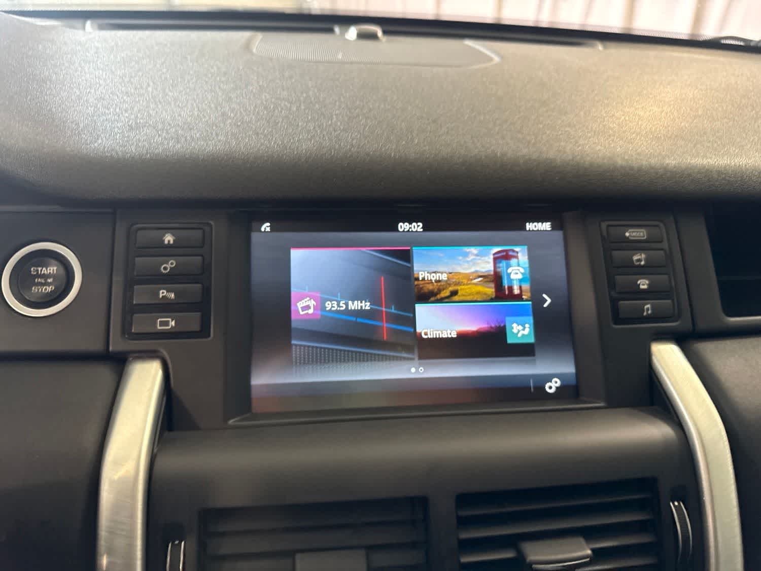 Thumbnail: 2018 Land Rover Discovery Sport - 24