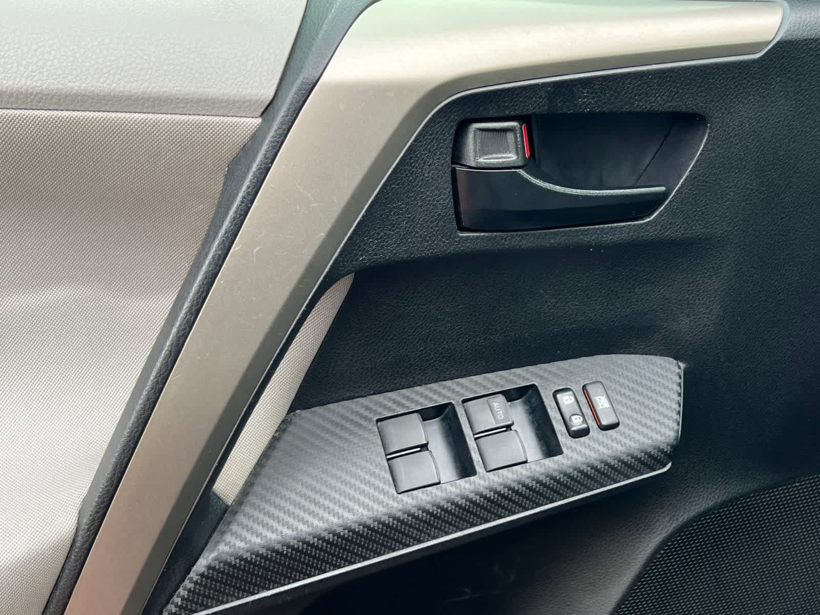 Thumbnail: 2013 Toyota RAV4 - 13