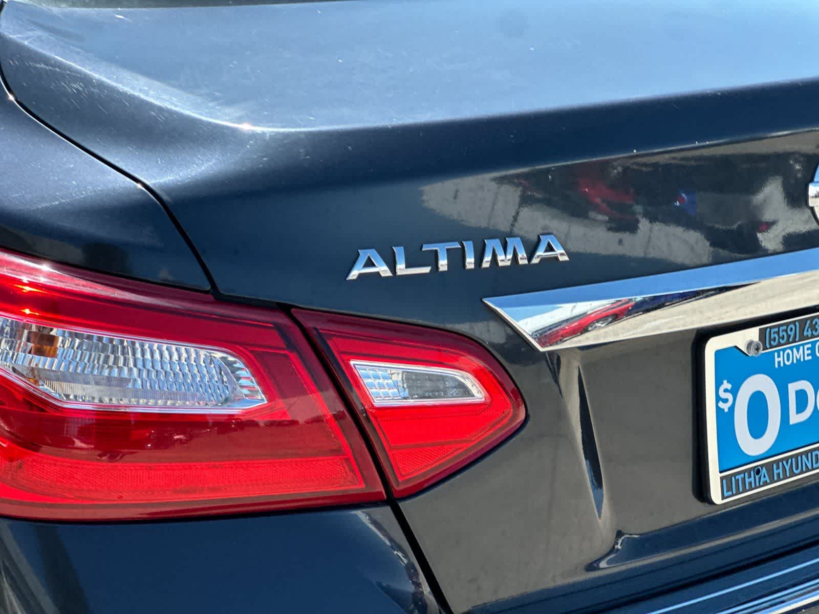 Thumbnail: 2016 Nissan Altima - 26