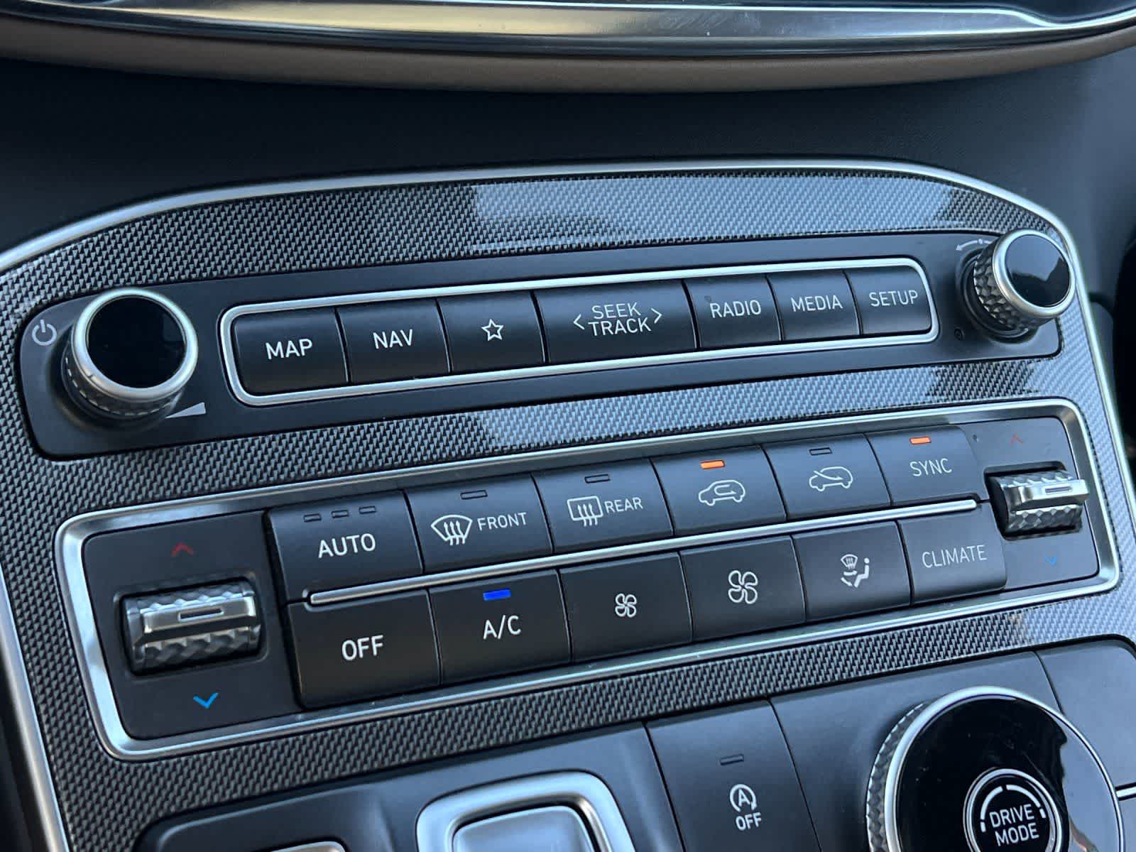 Thumbnail: 2023 Hyundai Santa Fe - 22