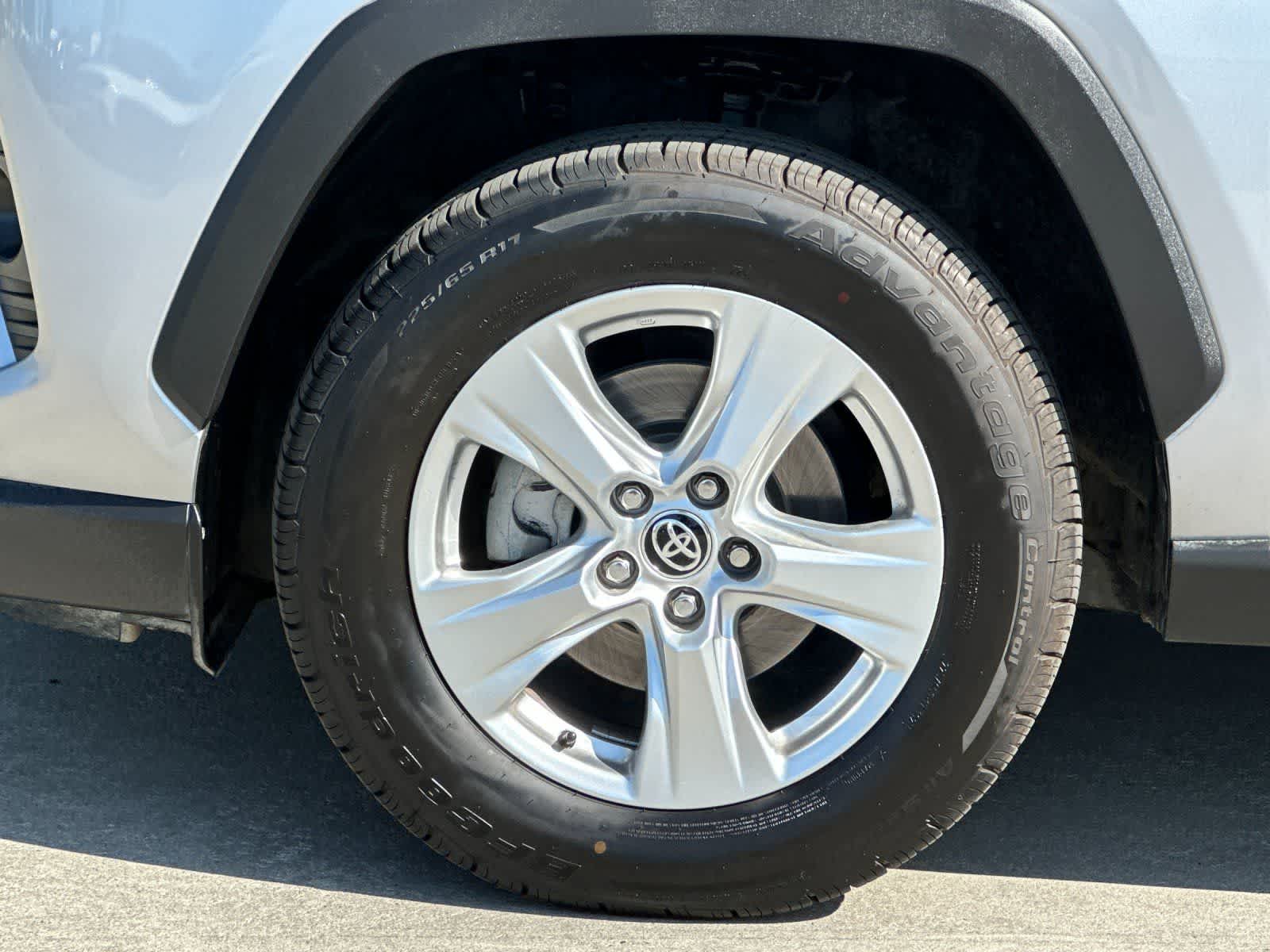 Thumbnail: 2020 Toyota RAV4 - 30