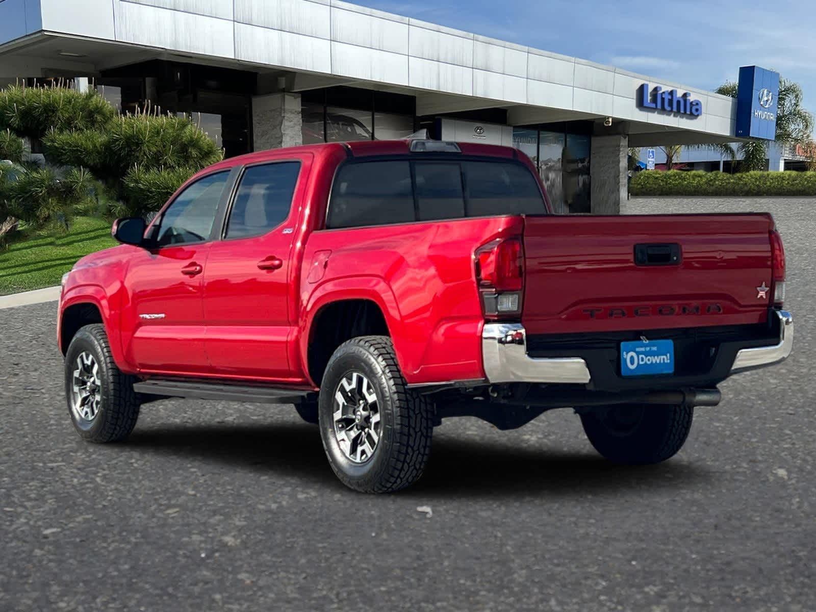 Thumbnail: 2019 Toyota Tacoma - 7