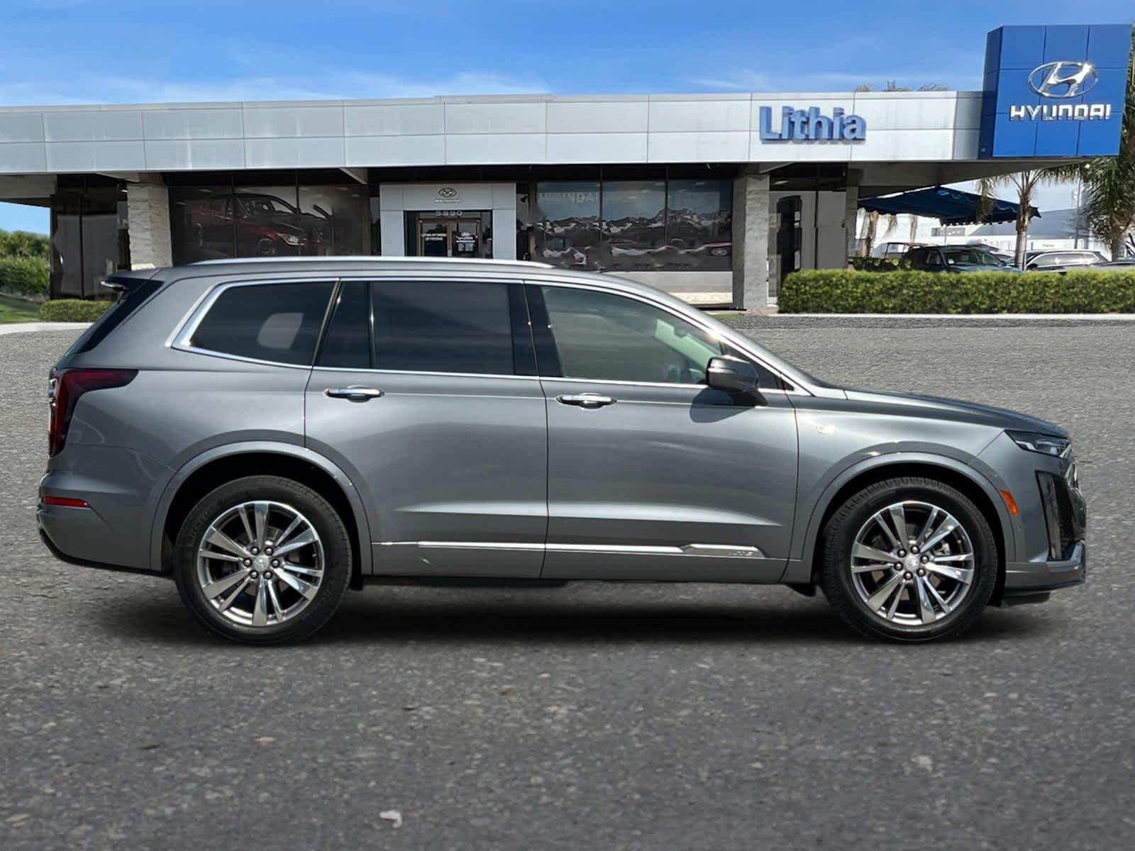 Thumbnail: 2022 Cadillac XT6 - 8