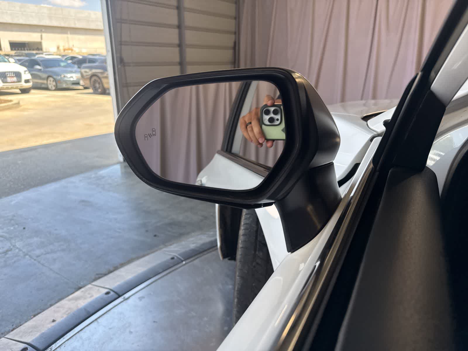 Thumbnail: 2019 Toyota Camry - 15