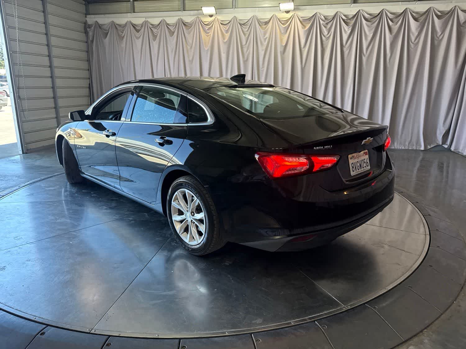 2021 Chevrolet Malibu LT photo 4