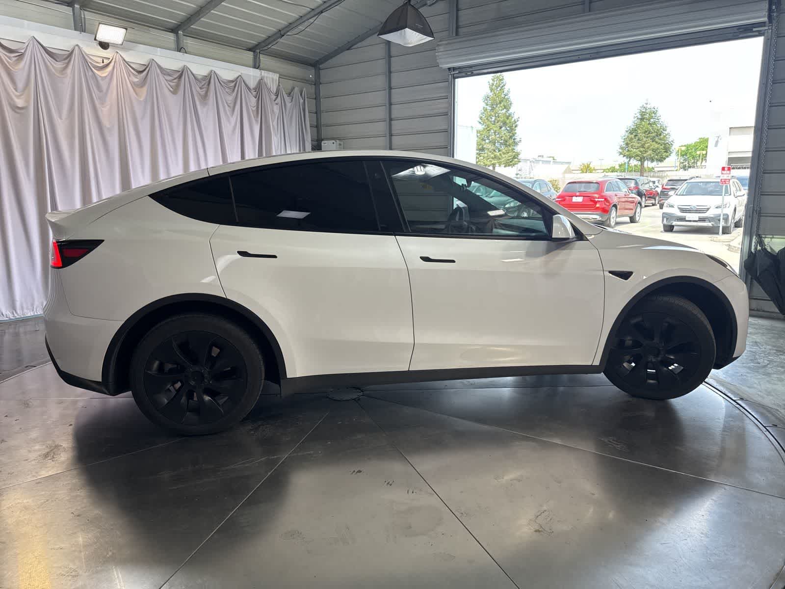 Thumbnail: 2023 Tesla Model Y - 4