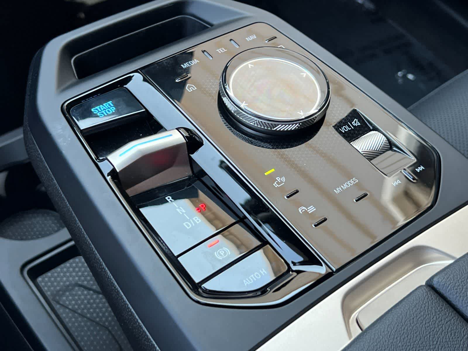 Thumbnail: 2026 BMW iX - 23